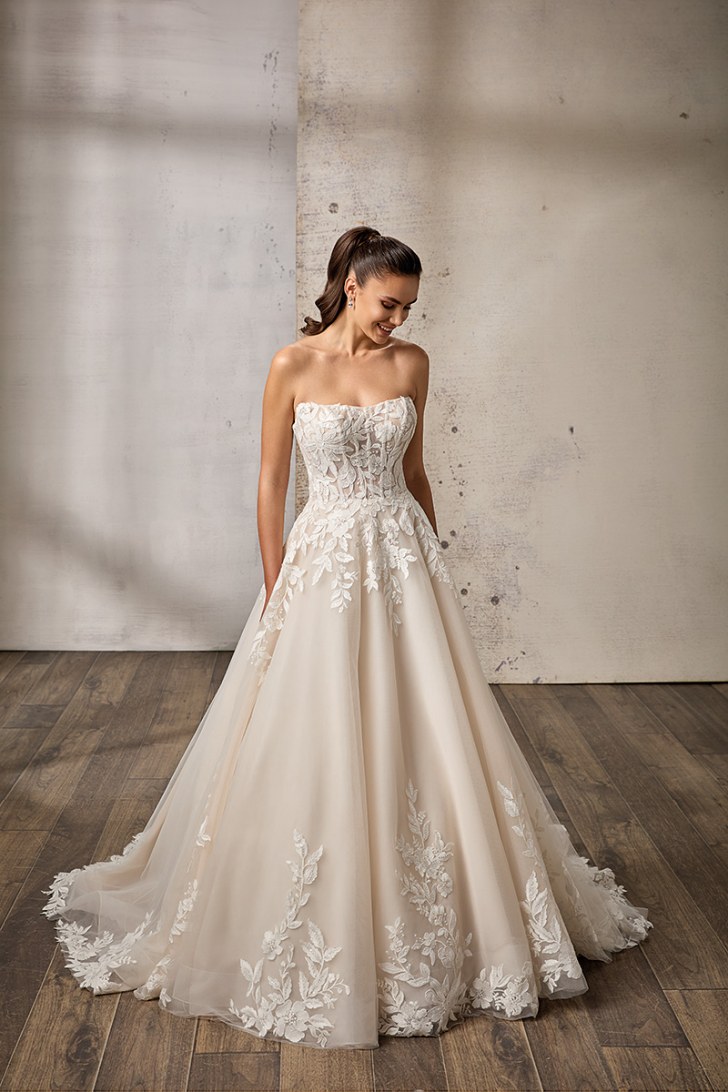 Summer wedding dress trends 2026 Northbrook bridal boutique